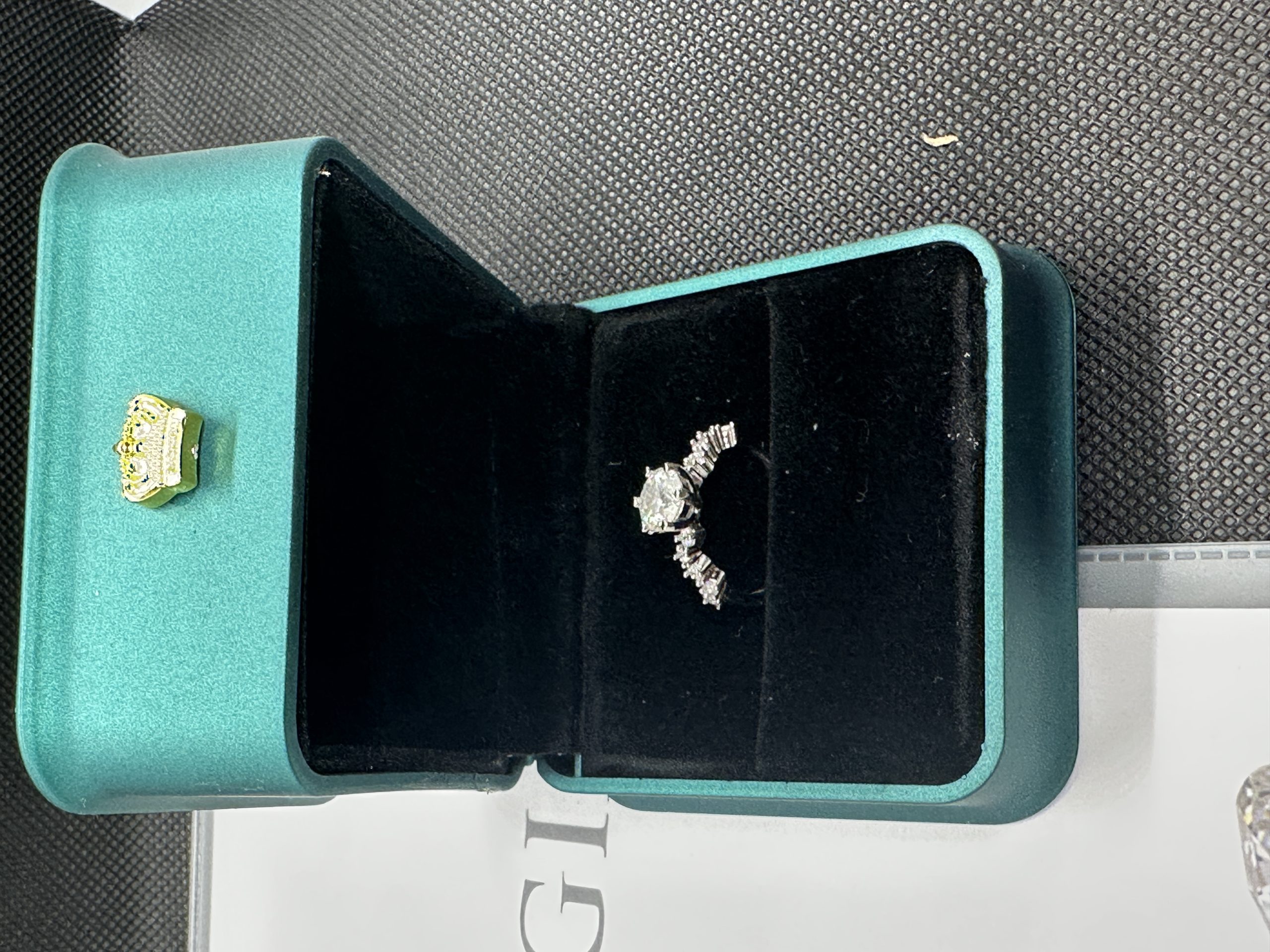 天然ダイヤモンド1.01ct Au750（ほししずく）