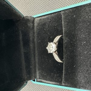 天然ダイヤモンド1.01ct Au750（つららのなみだ）