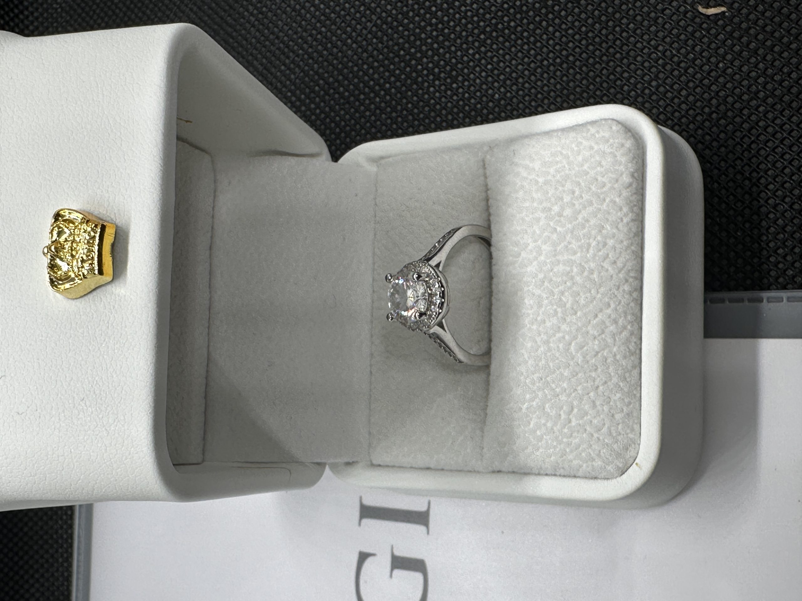 ダイヤモンド指輪 ハッピー ダイヤモンド 天然ダイヤモンド1.01ct GIA鑑定書 AU750指輪