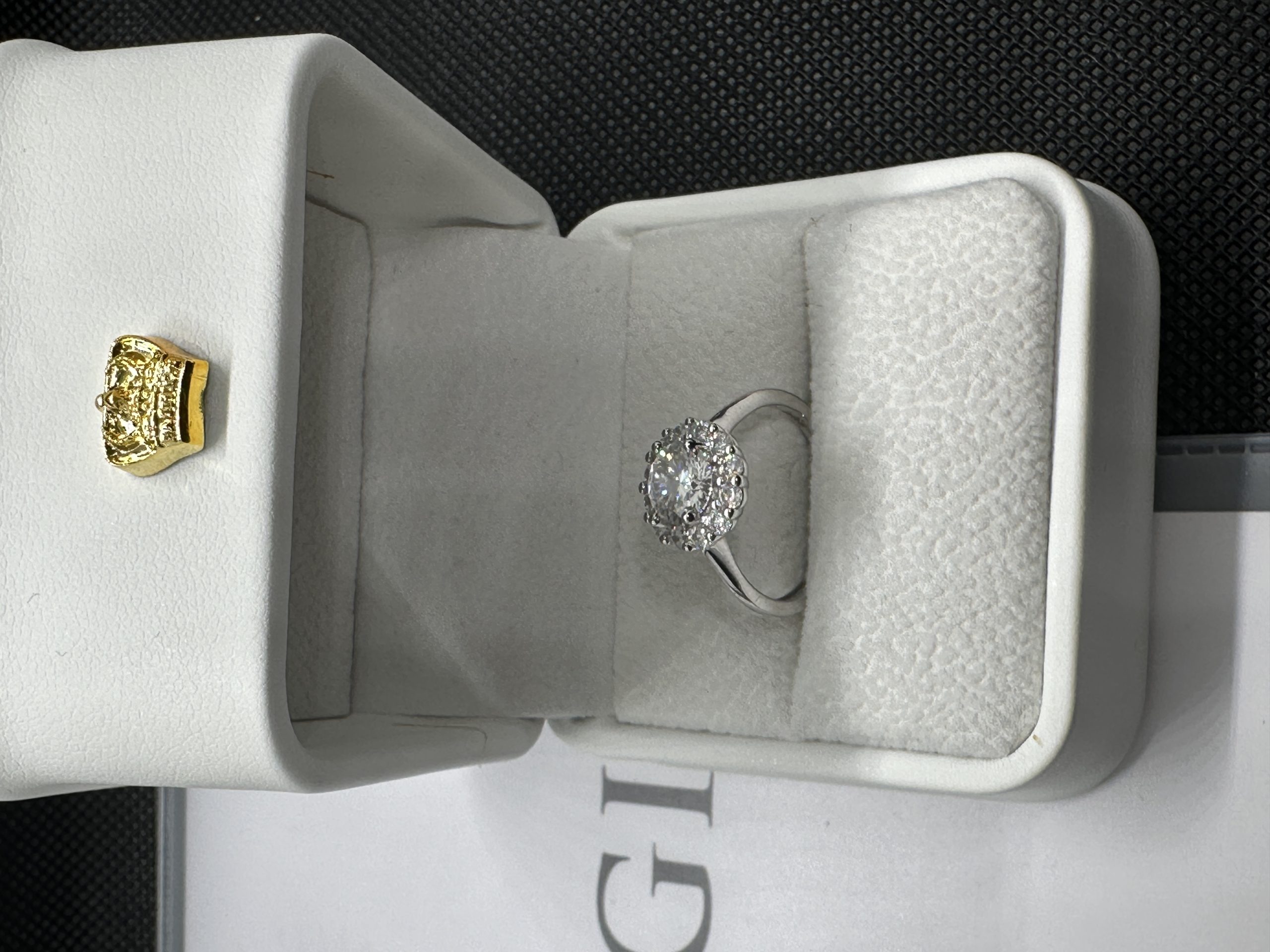 ダイヤモンド指輪 ピュア ダイヤモンド 天然ダイヤモンド1.01ct GIA鑑定書 AU750指輪