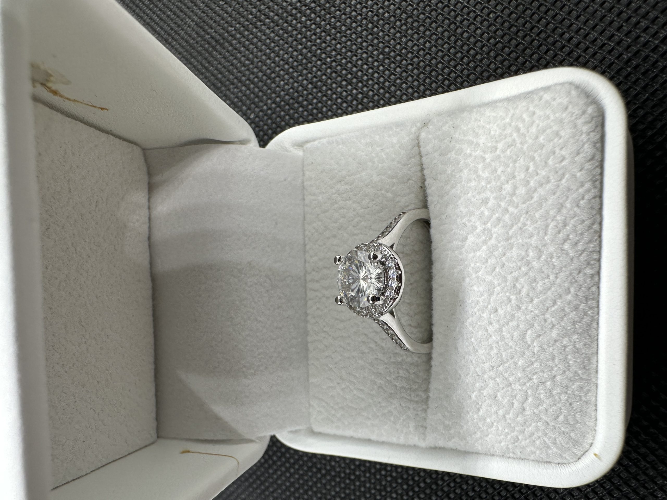 激安価格の ダイヤモンド指輪 1ct ダイヤ 天然ダイヤモンド1.01ct GIA証明書 アクセサリー