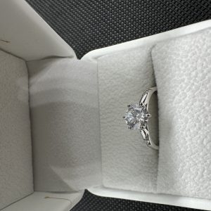 ダイヤモンド指輪 vvs ダイヤモンド 天然ダイヤモンド1.01ct GIA証明書 AU750指  輪