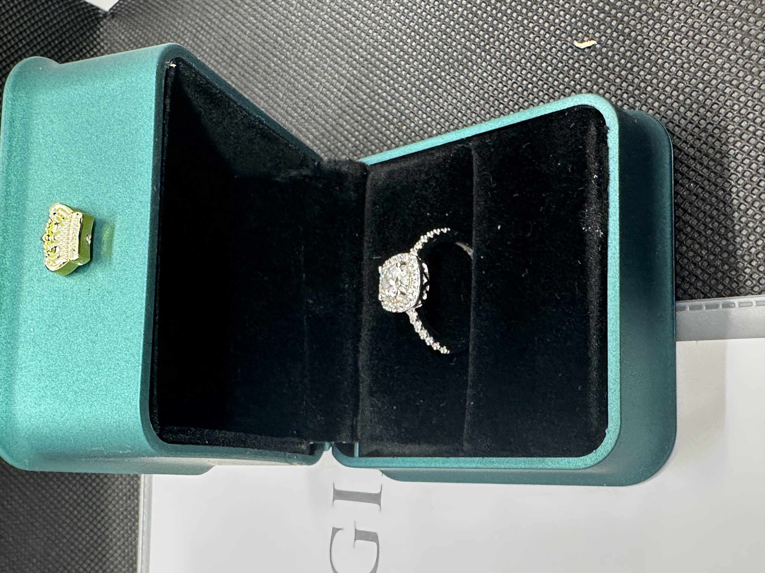 ダイヤモンド指輪 本物 の ダイヤモンド 天然ダイヤモンド1.01ct GIA鑑定書 AU750指輪